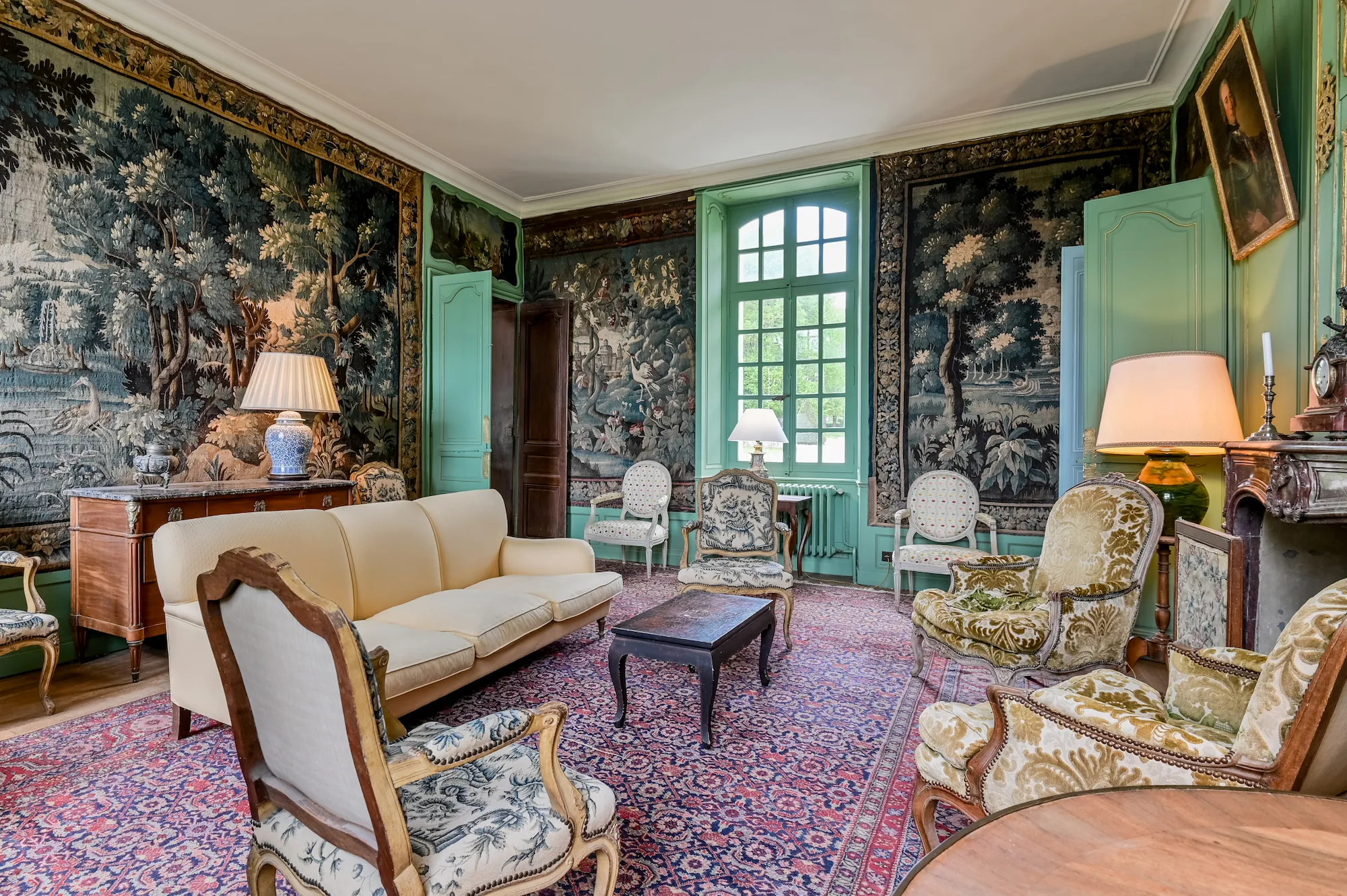 Le grand salon, boiseries d'origine